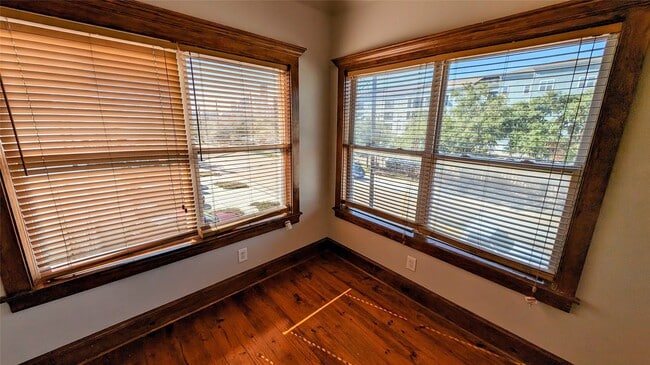 Photo - 702 Paschall St