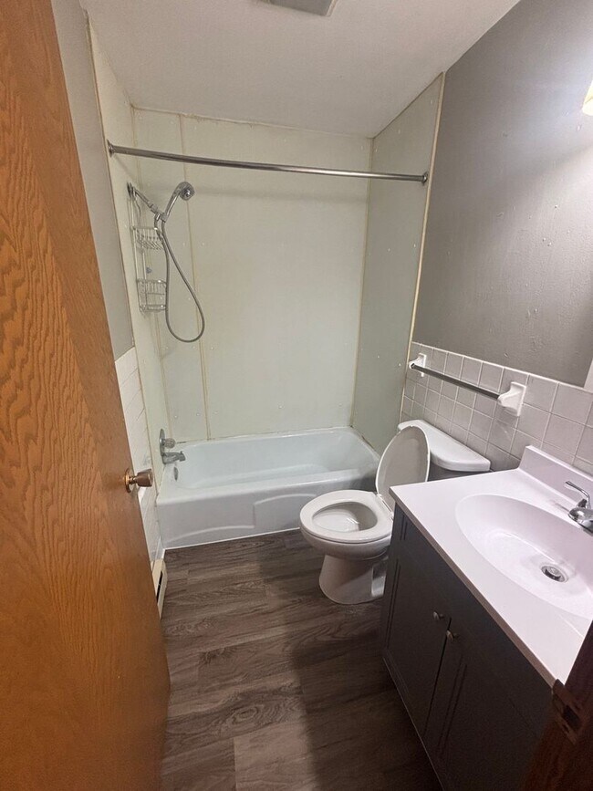 607 Chinook Ave SW