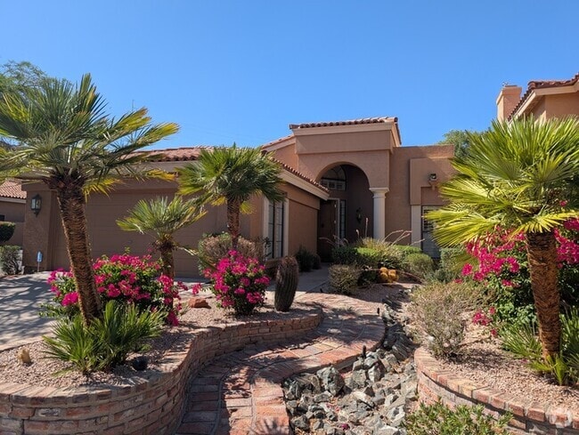 Building Photo - Pointe Tapatio 3br with garage Rental