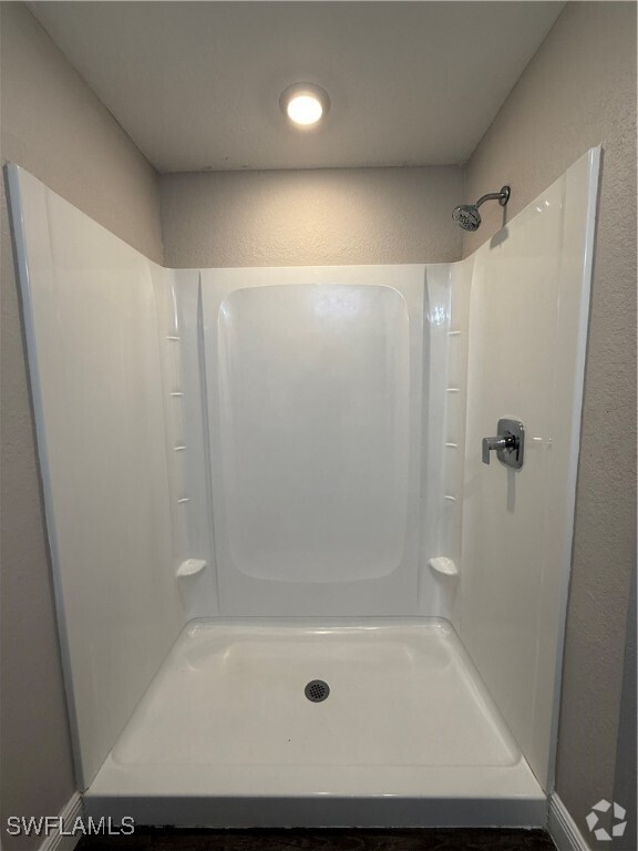 Building Photo - 4010 NE 9th Pl Rental
