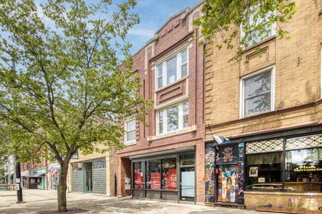 Building Photo - 2630 W Division St Unit 2R Rental