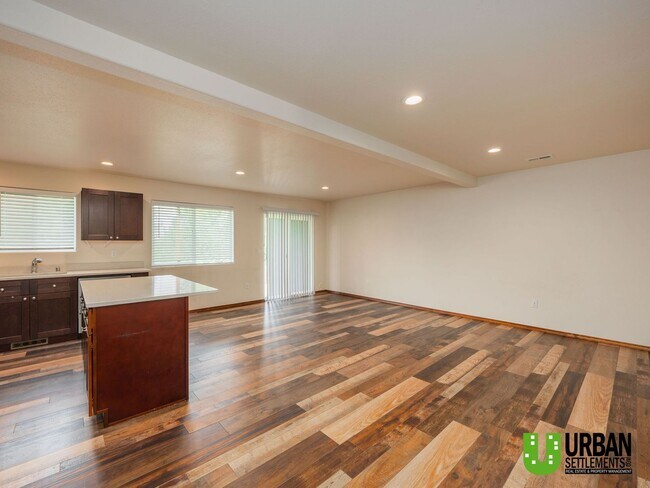 5517-5519 E 14th Ave Unit 5517