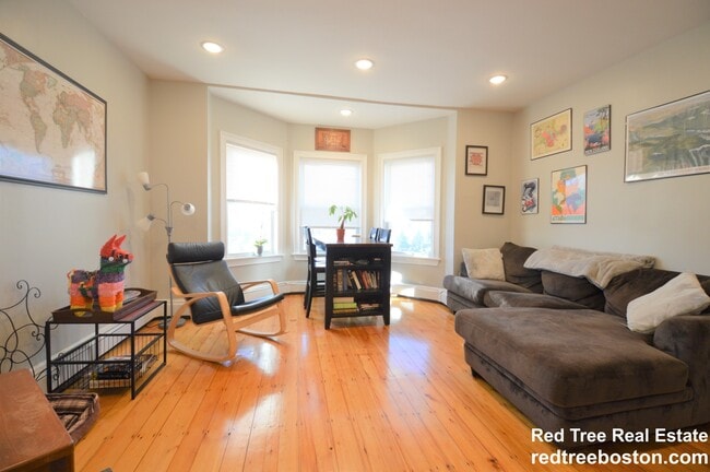 Photo - 394 Centre St Unit 3
