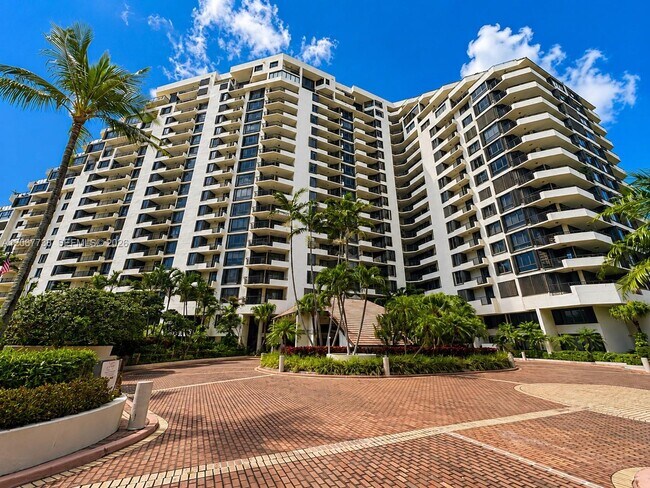 Building Photo - 520 Brickell Key Dr Unit A1710