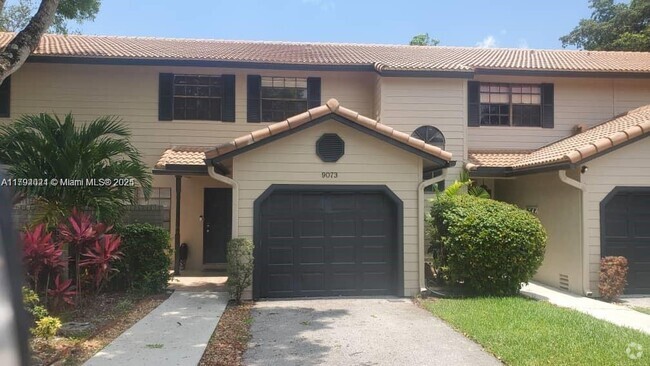 Building Photo - 9073 Vineyard Lake Dr Rental
