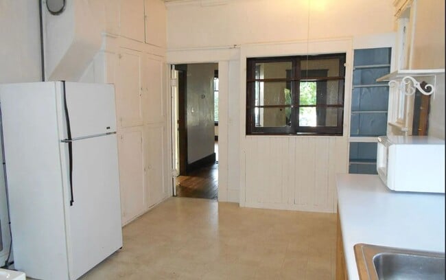 Photo - 2 Bedroom House Within Moments of Downtown and WWU