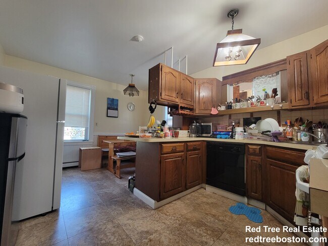 Photo - 147 Brook St