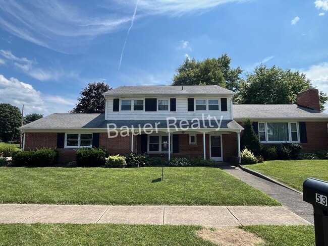 Building Photo - Four Bedroom, New London Schools Rental