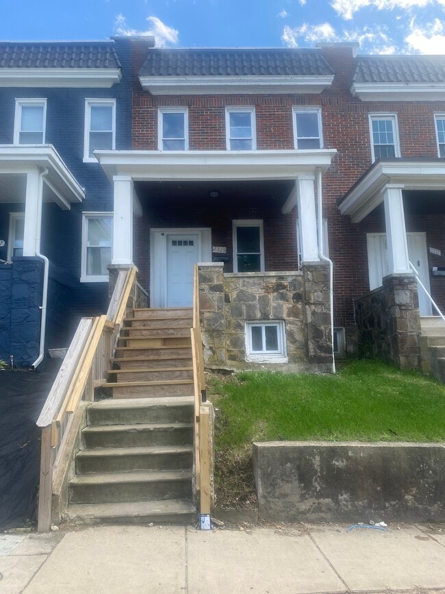 Building Photo - 2329 Windsor Ave