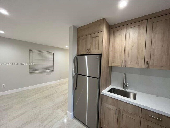 Photo - 1844 NW 19th St Unit 5