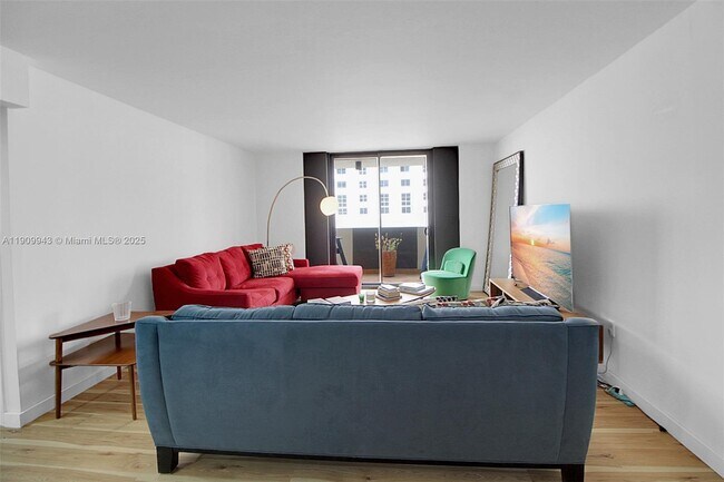 Photo - 1621 Collins Ave Unit 710