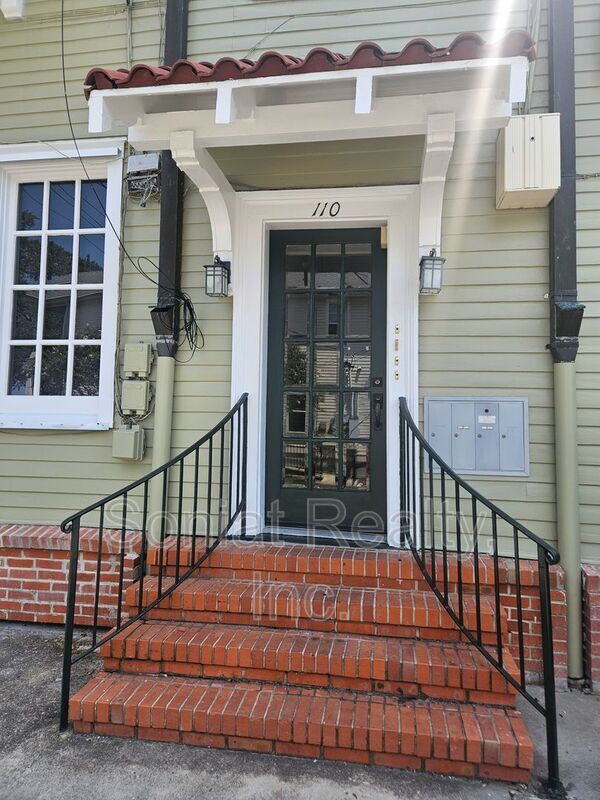 Building Photo - 110 S Pierce St Unit C
