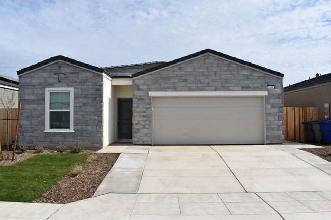 Building Photo - 4448 N San Miguel Ave