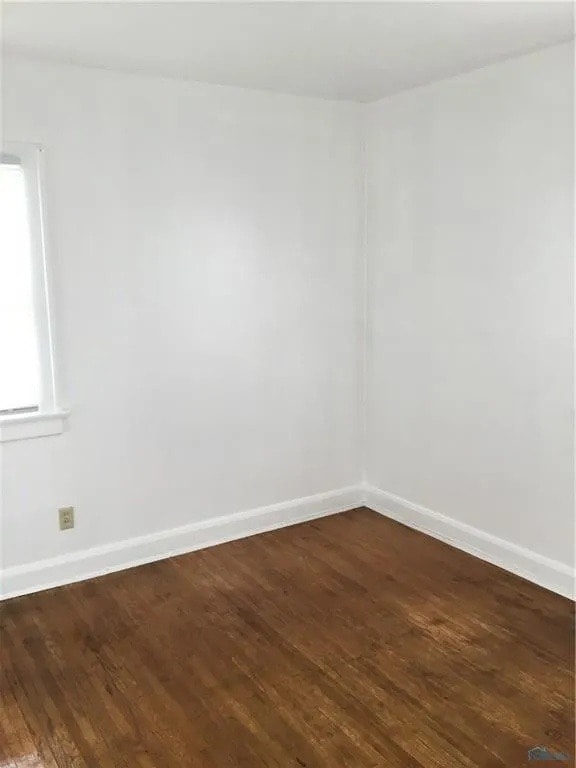 Charming 1-Bedroom with Vintage Appeal near Downtown Toledo – 800 sq ft for $675