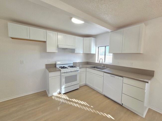 8249 Catalpa Ave Unit 8249 Catalpa Ave # A