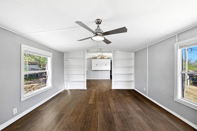 212 Greenfield Rd