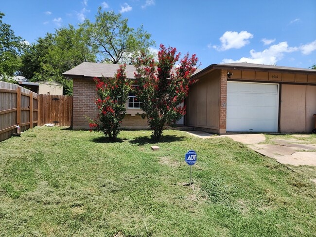 Building Photo - 6916 Pondsdale Ln Rental