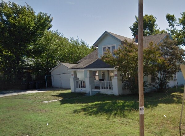 Photo - 100 SE 32nd St House