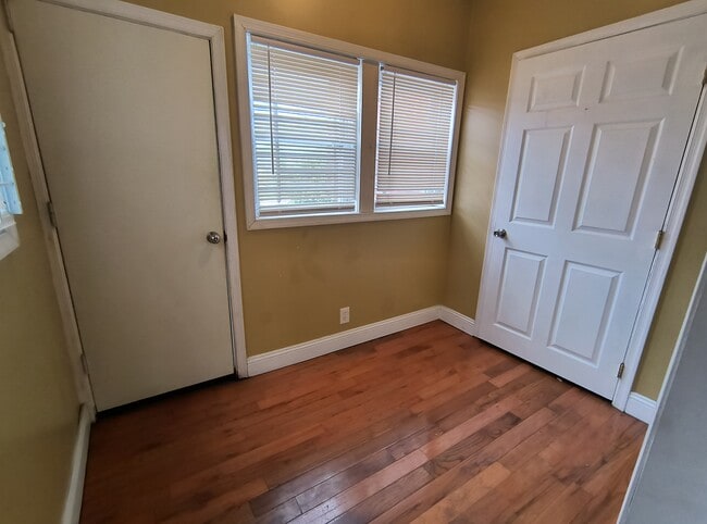 Photo - 1841 W Huntingdon St Unit 1