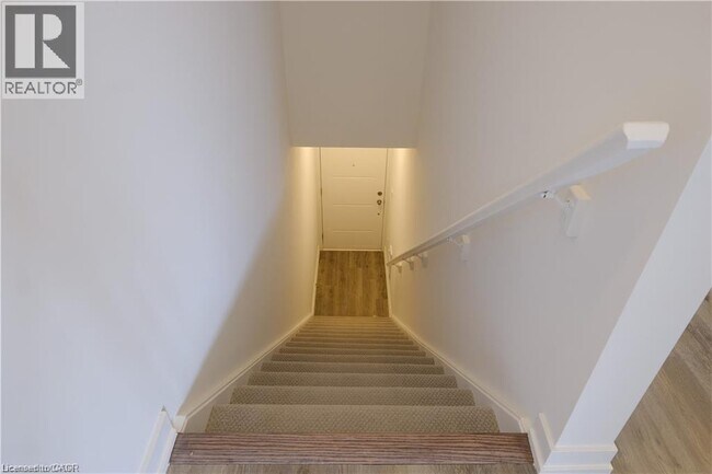 Photo - 205 W Oak Trl