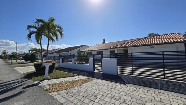 Photo - 13340 SW 23rd St