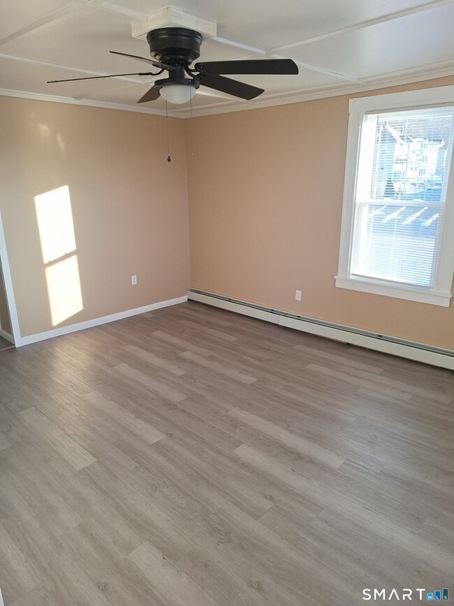 Photo - 23 1/2 N Spring St Unit 3