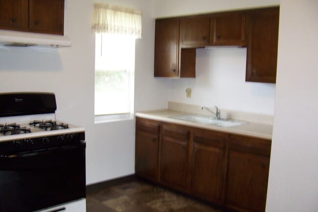 Photo - 2213 Stoneybrook Rd