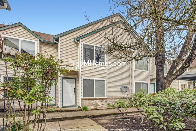 Building Photo - Updated Townhome in Newberg!