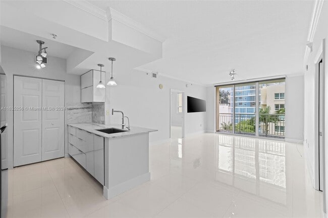 Photo - 2000 N Bayshore Dr Unit # 503