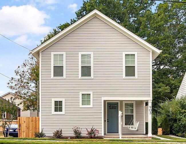 Building Photo - 2BR Charmer with Fenced Backyard and Modern Amenities!  Close to Downtown Durham!