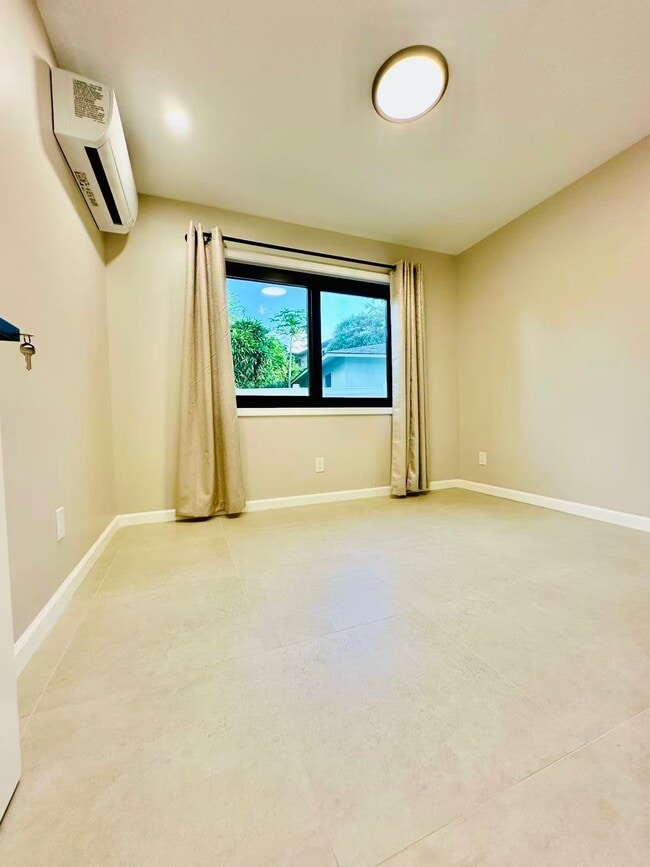 Photo - 142 Kaloko Ln Unit 1