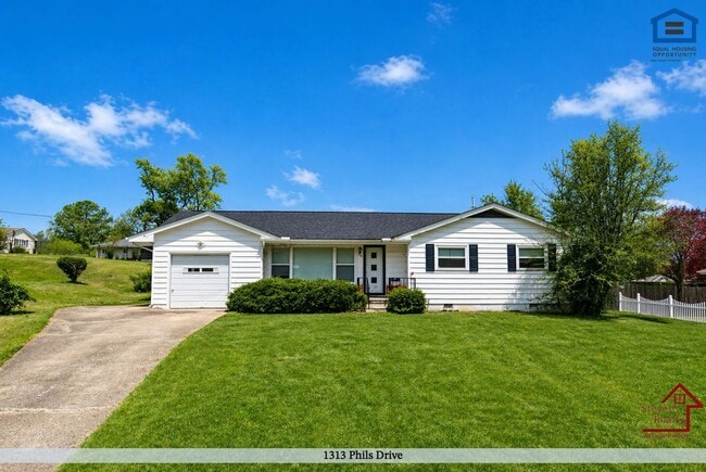 Building Photo - 1313 Phils Dr