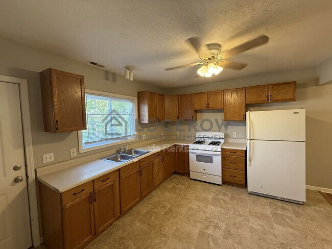 Photo - 1323 Broadway Ave NW