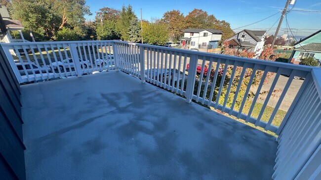 Photo - 118 E 35th St