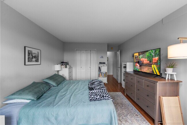 Photo - 225 Saint Pauls Ave