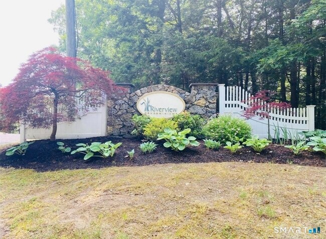 Building Photo - 11 Trout Brook Cir Unit 11