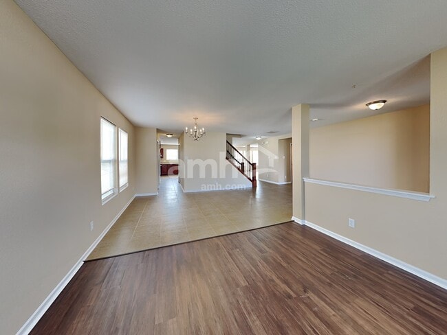 Photo - 7927 Newhall Way