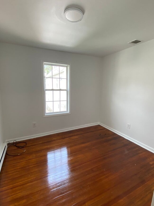 Photo - 1020 Sewall Ave Unit 1020 1/2