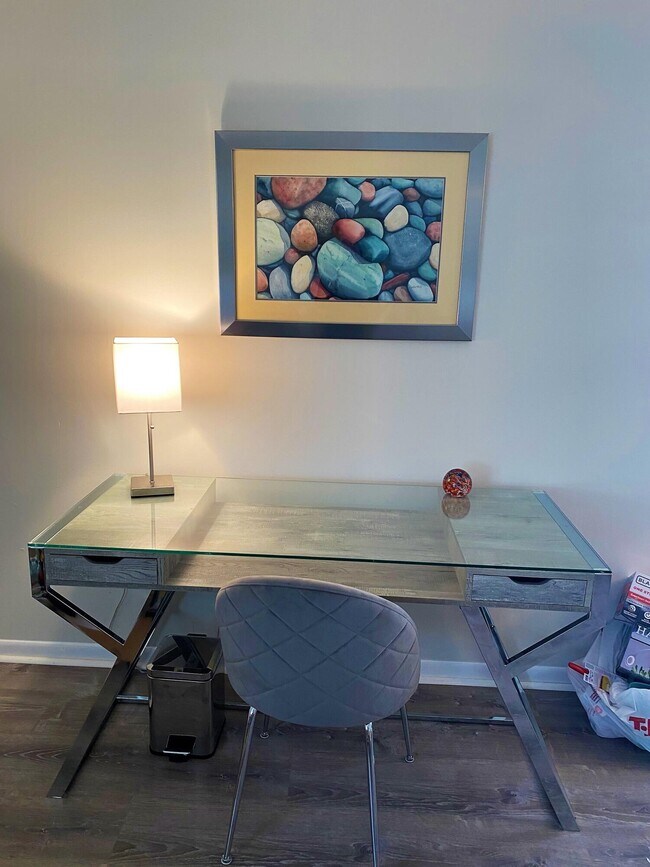 Photo - 512 Burgundy P