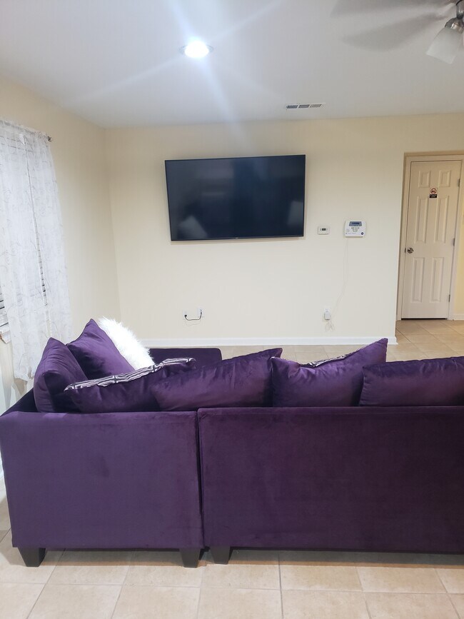 AL7A0144 - 1735 King Dr Unidad Apartment