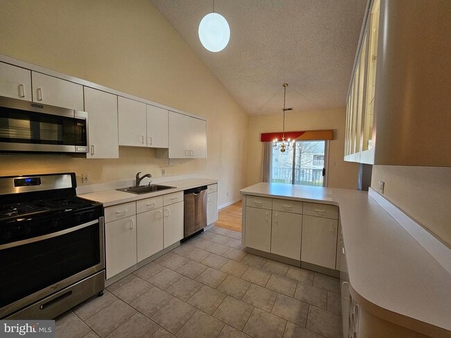 Photo - 409 Talon Ct