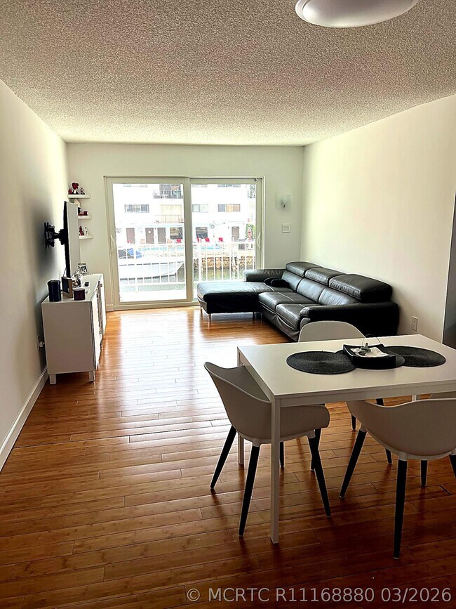 Photo - 3522 NE 171 St Unit 202
