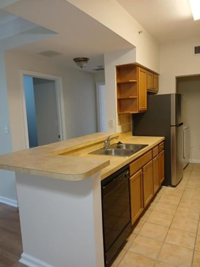 Building Photo - 9857 Baywinds Blvd Rental