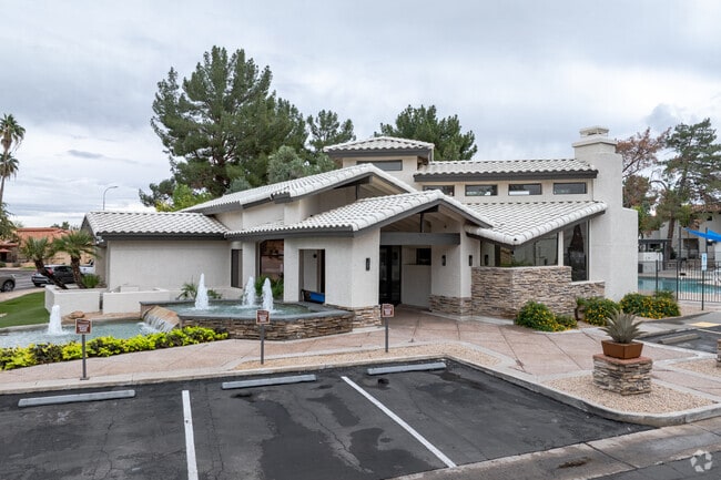 Photo - Vetra Chandler