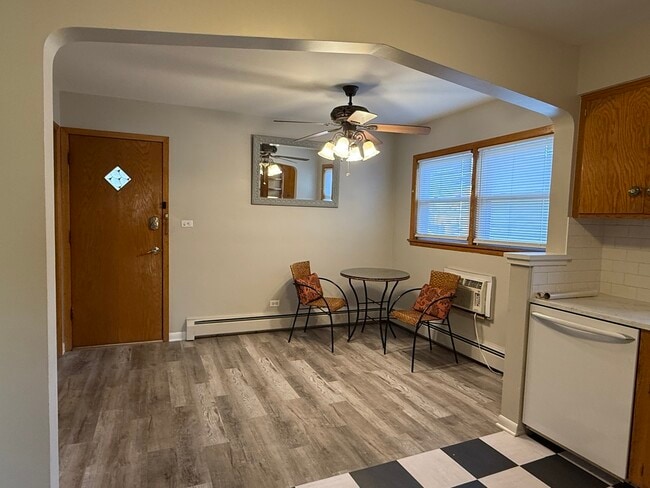 Photo - 5736 W Gunnison St Unit 2