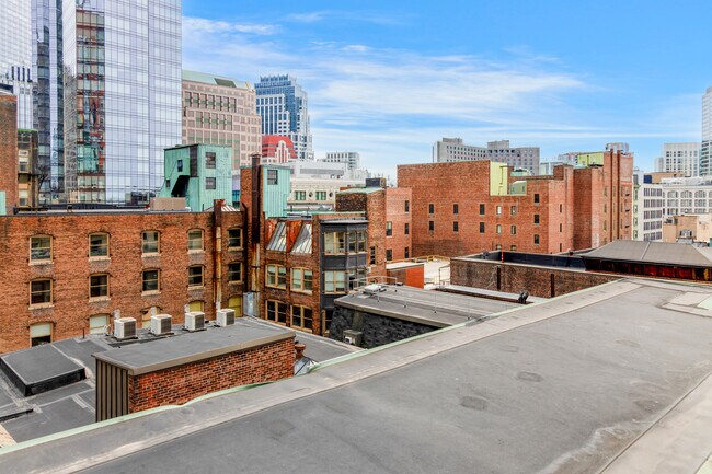 44 Bromfield St