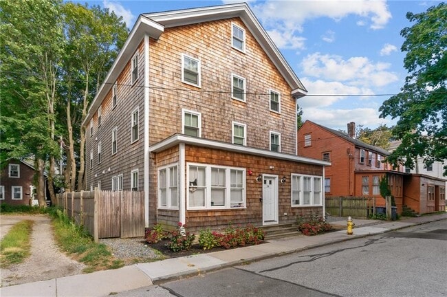 Building Photo - 16 Brinley St Unit 5 Rental