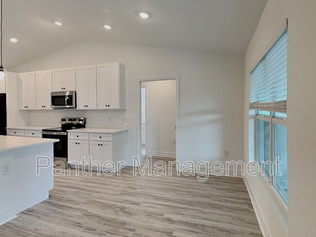 Photo - 3718 NE 13th Ave House