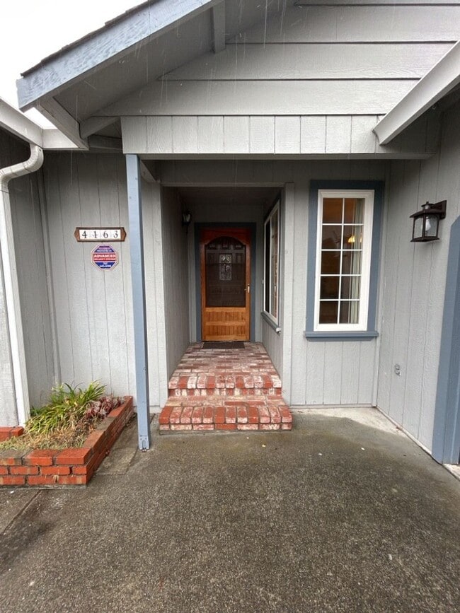 Building Photo - Cozy 3 Bedroom 2 Bath Home Located in Eureka