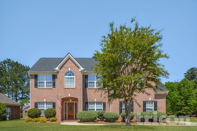 Photo - 1228 Saxony Dr SE